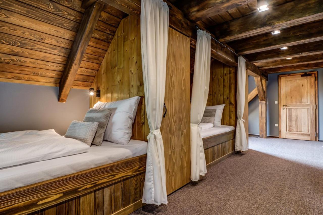 Dvur Hanis - Adults Only - Deti Od 12 Let Marsov nad Metuji Esterno foto