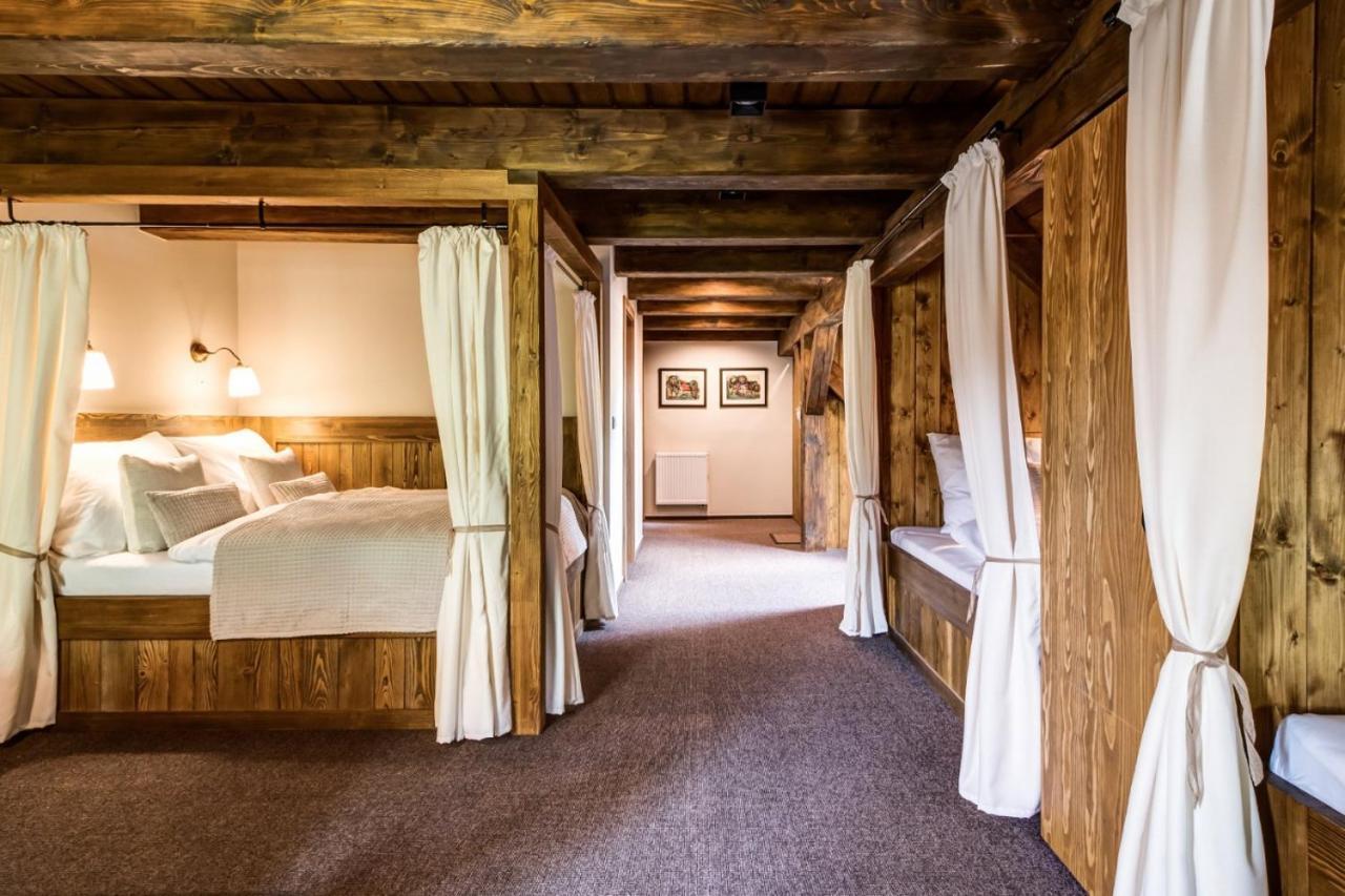 Dvur Hanis - Adults Only - Deti Od 12 Let Marsov nad Metuji Esterno foto