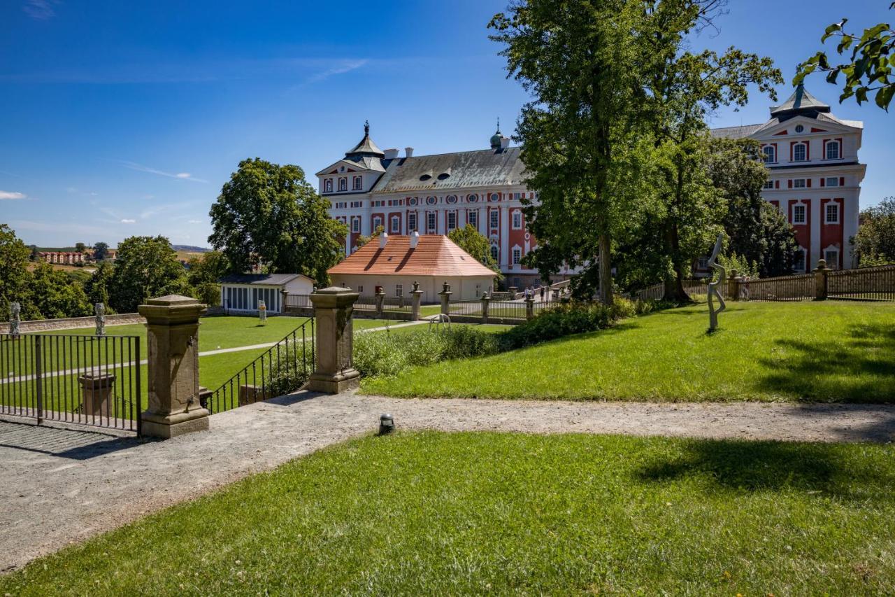 Dvur Hanis - Adults Only - Deti Od 12 Let Marsov nad Metuji Esterno foto