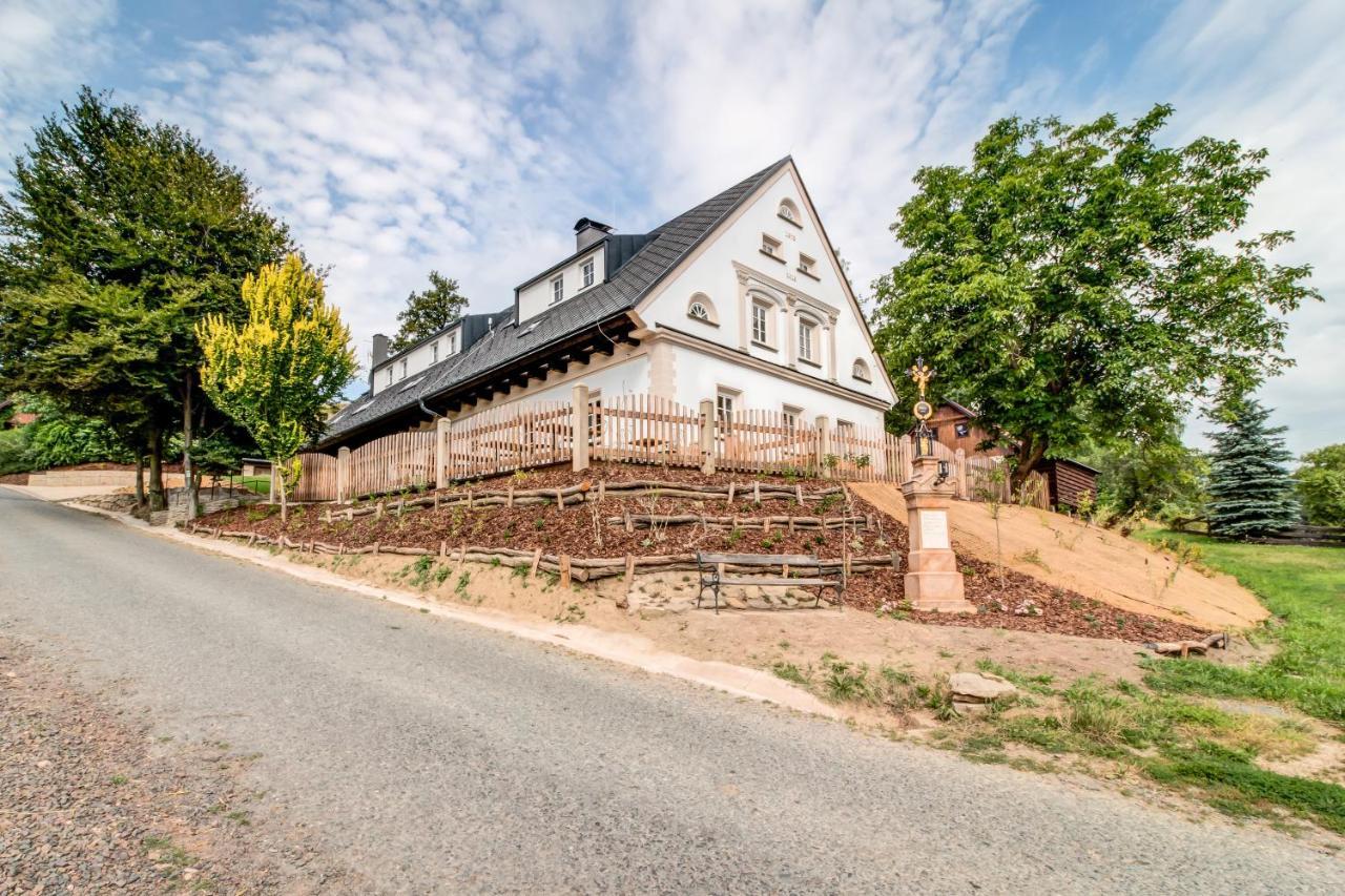 Dvur Hanis - Adults Only - Deti Od 12 Let Marsov nad Metuji Esterno foto